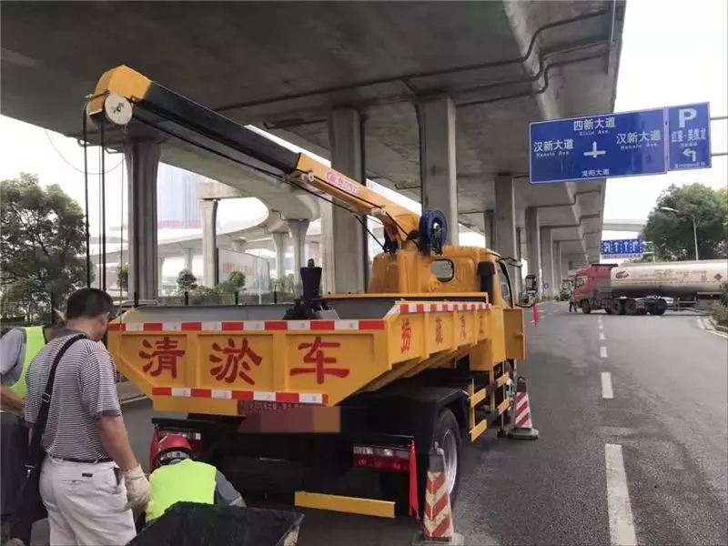 Vehículo de limpieza de alcantarillas Dongfeng Dolica