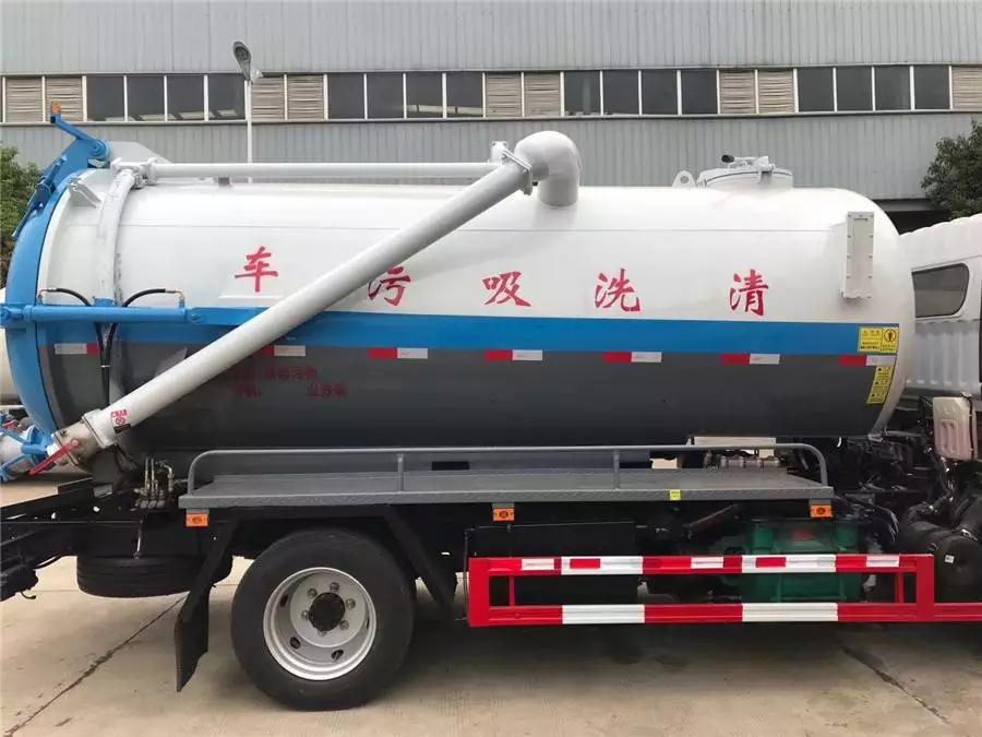Vehículo Dongfeng de tanque integrado de 8 toneladas para limpieza y succión de aguas residuales