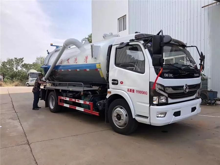 Vehículo Dongfeng de tanque integrado de 8 toneladas para limpieza y succión de aguas residuales