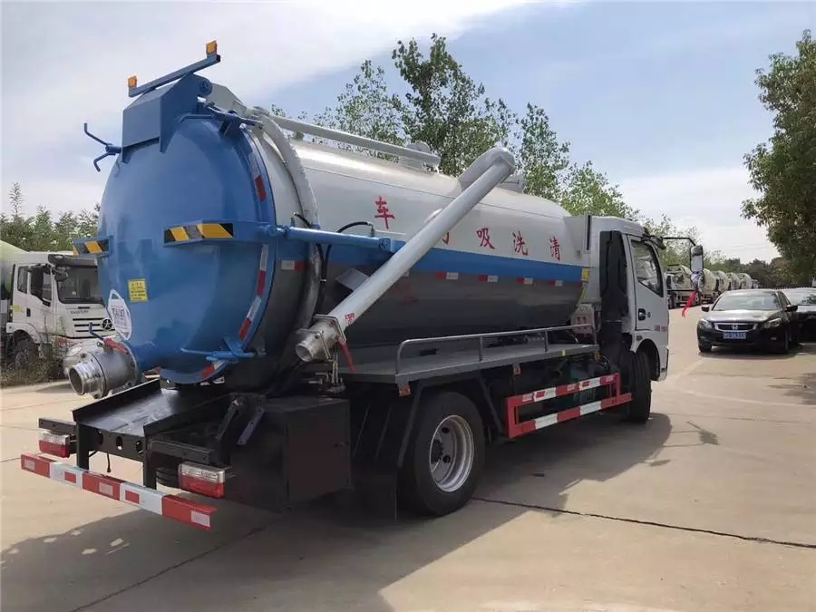 Vehículo Dongfeng de tanque integrado de 8 toneladas para limpieza y succión de aguas residuales