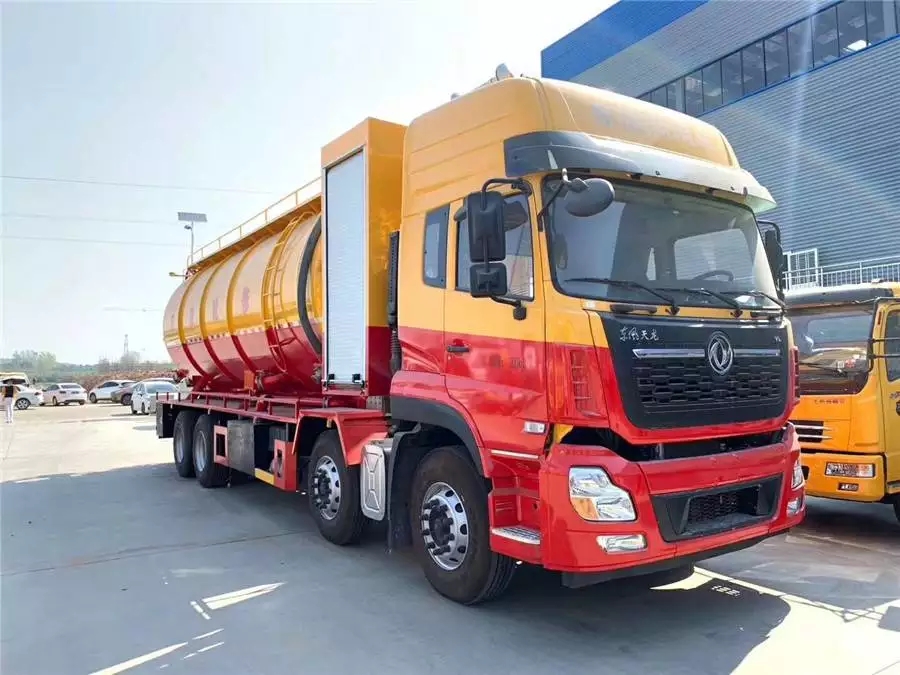 Vehículo Dongfeng Tianlong con Motor Auxiliar para Limpieza y Eliminación de Polvo