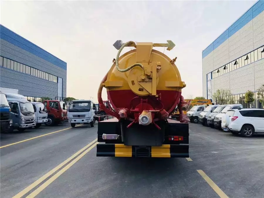 Vehículo de limpieza y succión de aguas residuales Dongfeng 14 Tipo Fazheng Jinyi de 210 caballos de fuerza