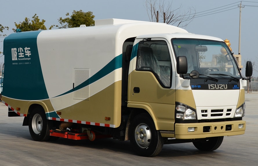 Camión limpiador de succión Isuzu de 5 toneladas dual uso seco y húmedo
