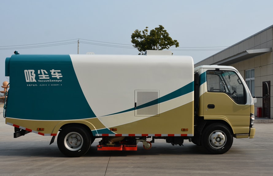Camión limpiador de succión Isuzu de 5 toneladas dual uso seco y húmedo
