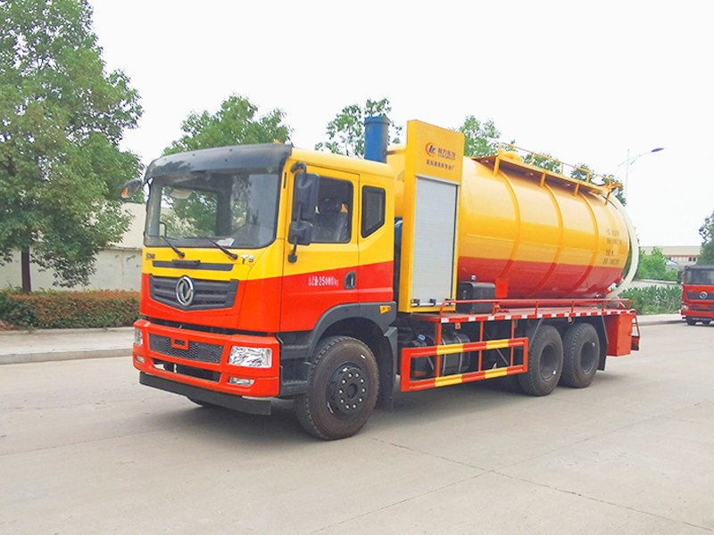Vehículo de limpieza y recogida de polvo Dongfeng T5 de ocho ruedas traseras