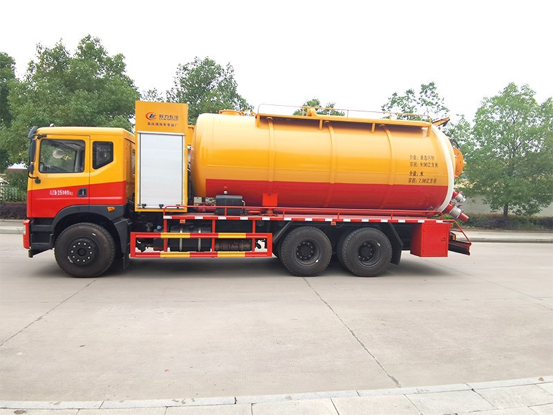 Vehículo de limpieza y recogida de polvo Dongfeng T5 de ocho ruedas traseras