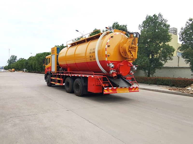 Vehículo de limpieza y recogida de polvo Dongfeng T5 de ocho ruedas traseras