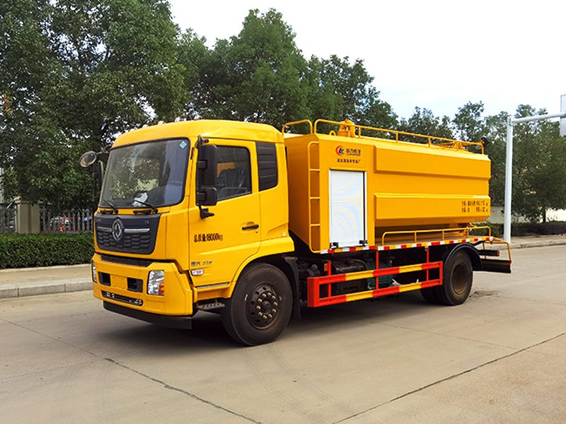 Vehículo de absorción de aguas residuales de forma cuadrada del Dongfeng Tianjin