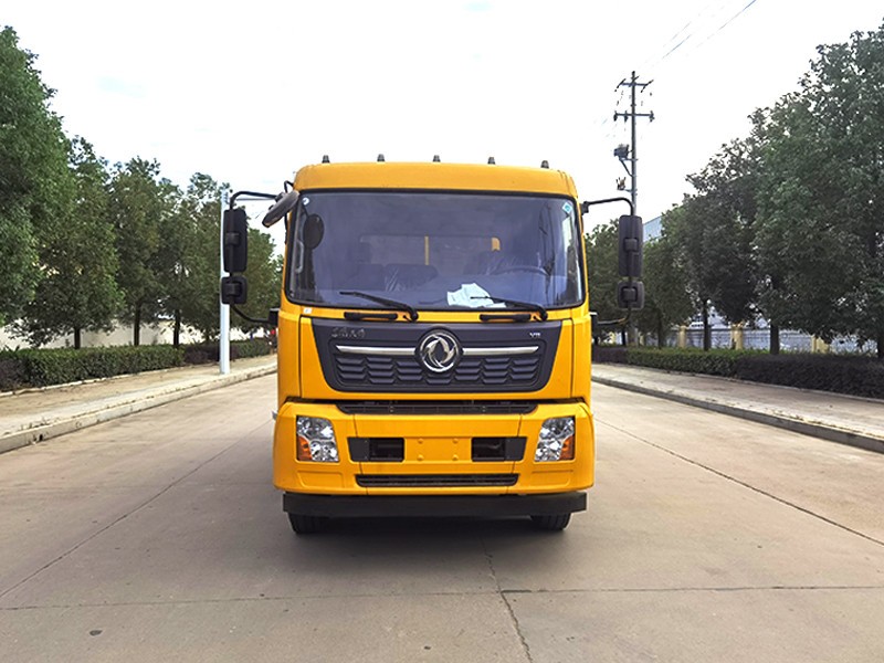 Vehículo de absorción de aguas residuales de forma cuadrada del Dongfeng Tianjin