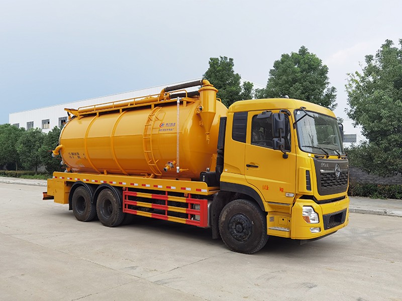 Vehículo de succión de aguas residuales trasero de ocho ruedas del Dongfeng Tianlong