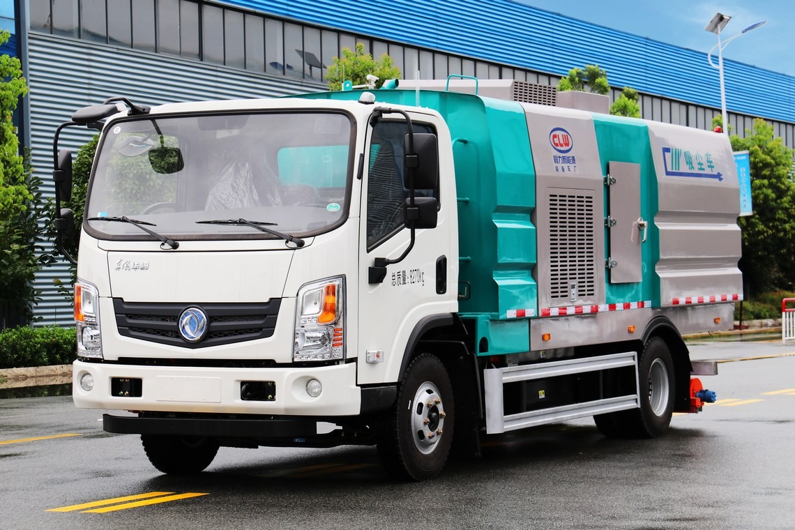 Vehículo de limpieza de vacío eléctrico Dongfeng Huashen de 5.5 metros cúbicos