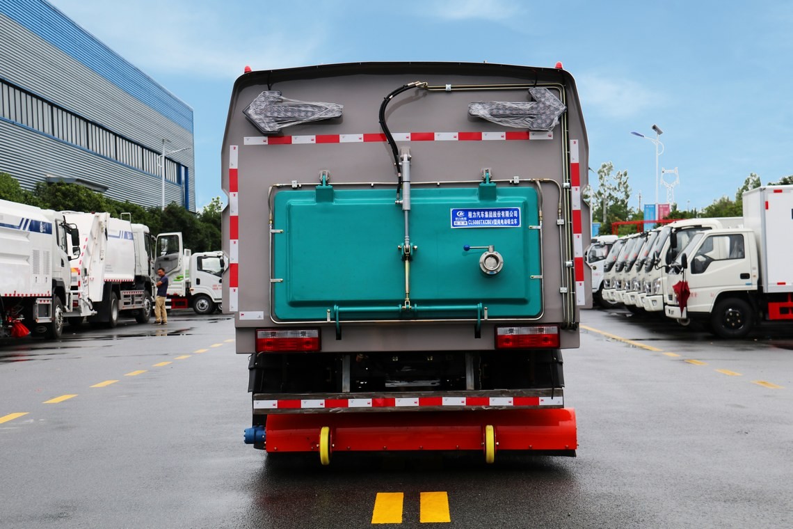 Vehículo de limpieza de vacío eléctrico Dongfeng Huashen de 5.5 metros cúbicos