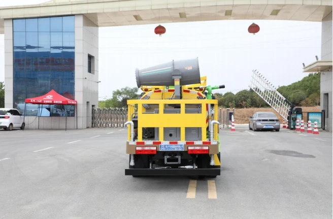 Camión aspersor de la serie C5 de Chengli (CHENGLI) para el extranjero, 5 metros cúbicos