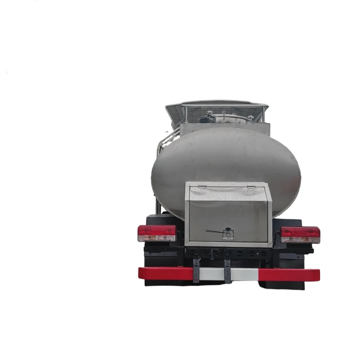 Camión de leche Dongfeng 4x2 Pequeño 3000 Litros Acero Inoxidable Camión de leche Manual de transmisión Camión de leche fresco de transporte