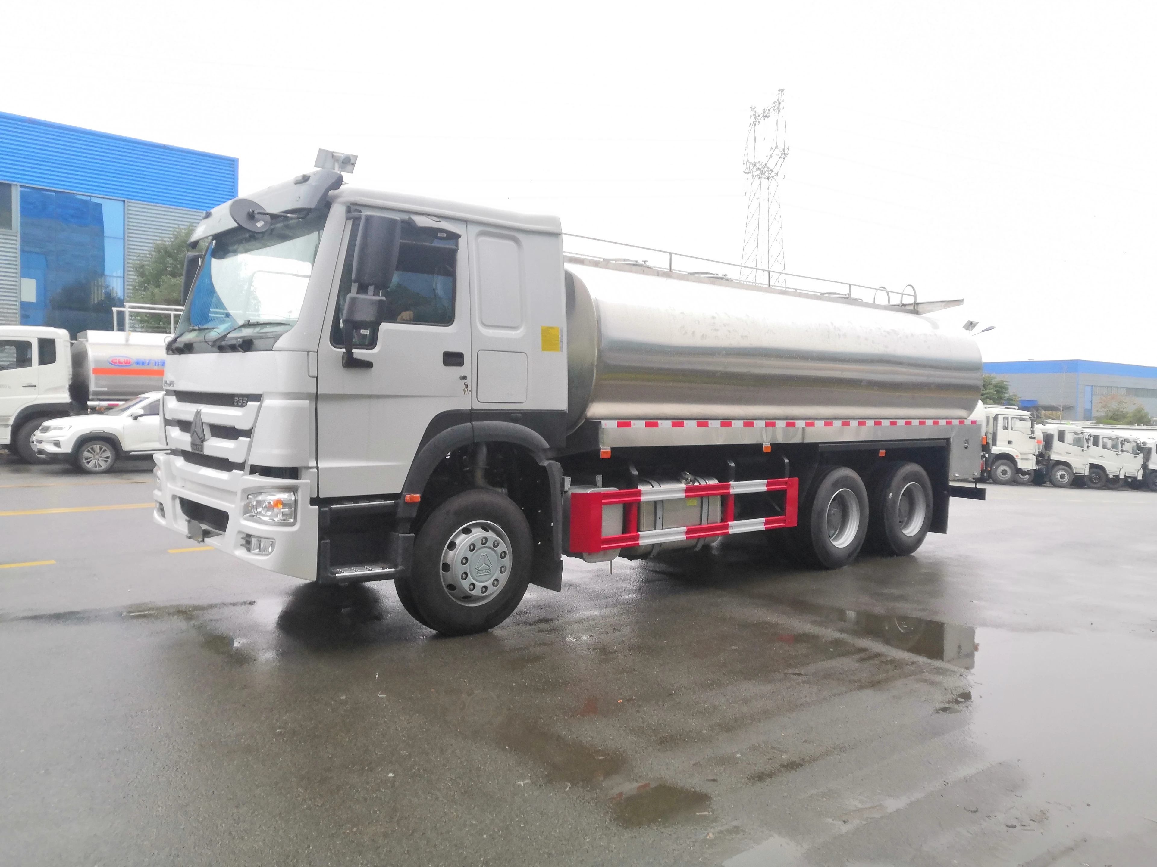 Camión cisterna de aspersión con componentes centrales nuevos de motor diesel HOWO 6X4 Euro 4 manual, de carga pesada, 20 metros cúbicos, nuevo