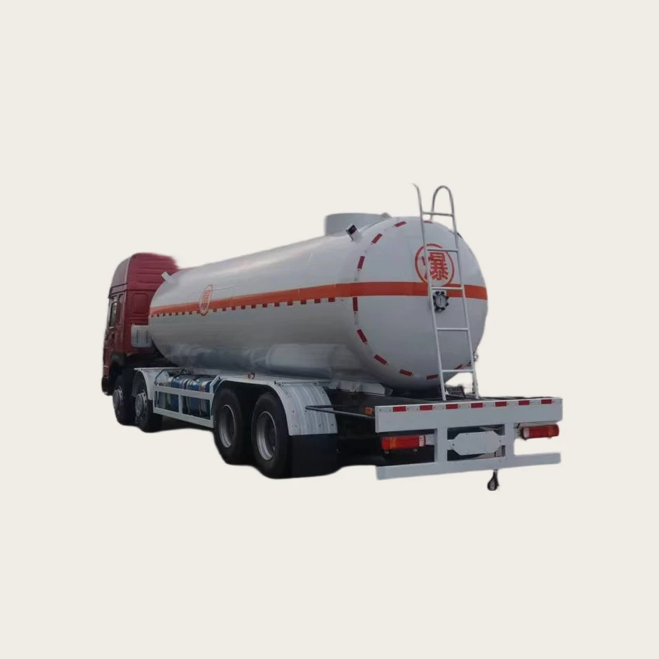 Ventas directas de fábrica china - Haowo Nuevo tanque cisterna diésel Euroestándar de 8x4 con una capacidad de 37.5 metros cúbicos