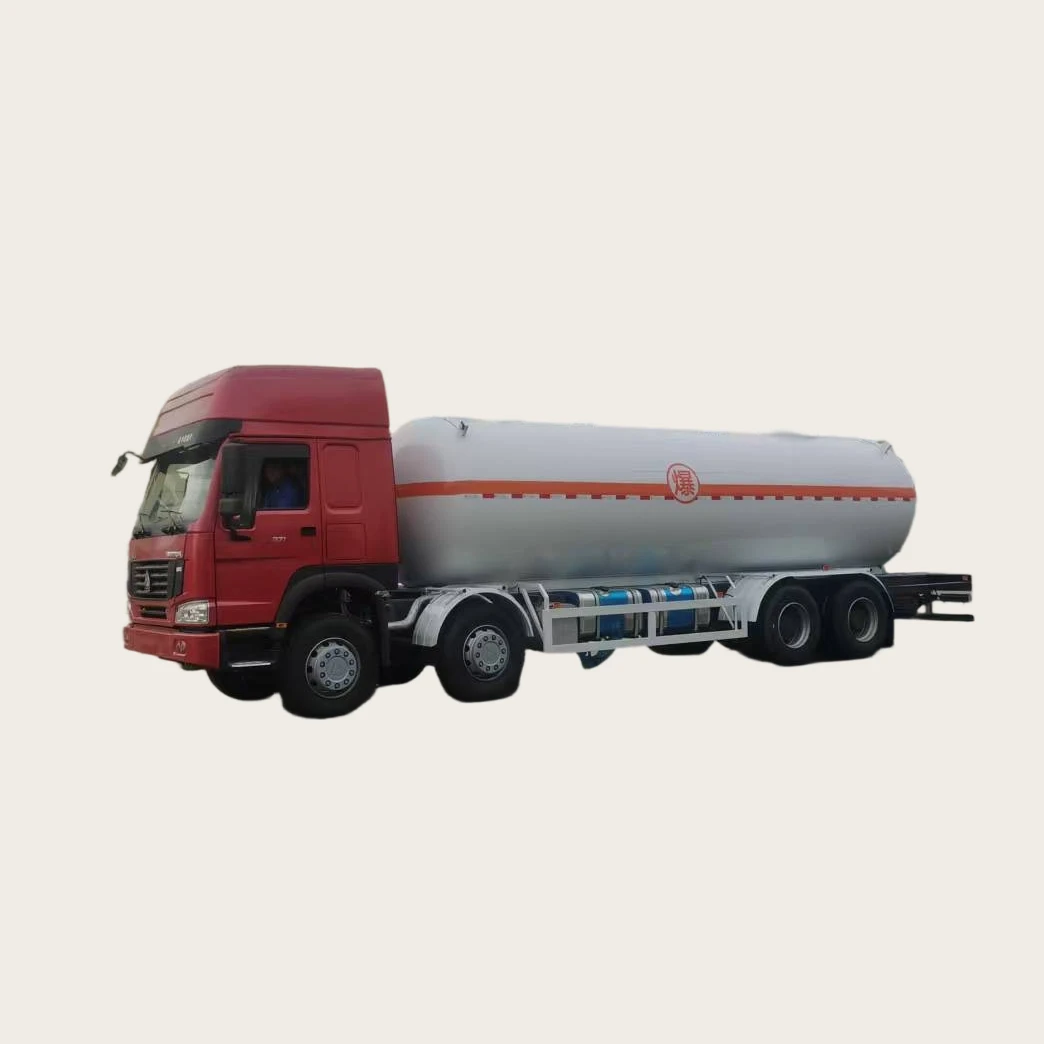 Ventas directas de fábrica china - Haowo Nuevo tanque cisterna diésel Euroestándar de 8x4 con una capacidad de 37.5 metros cúbicos