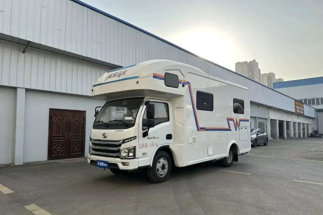 SAIC Yujian S100 Caravana de Venta Móvil [Entrada Central]