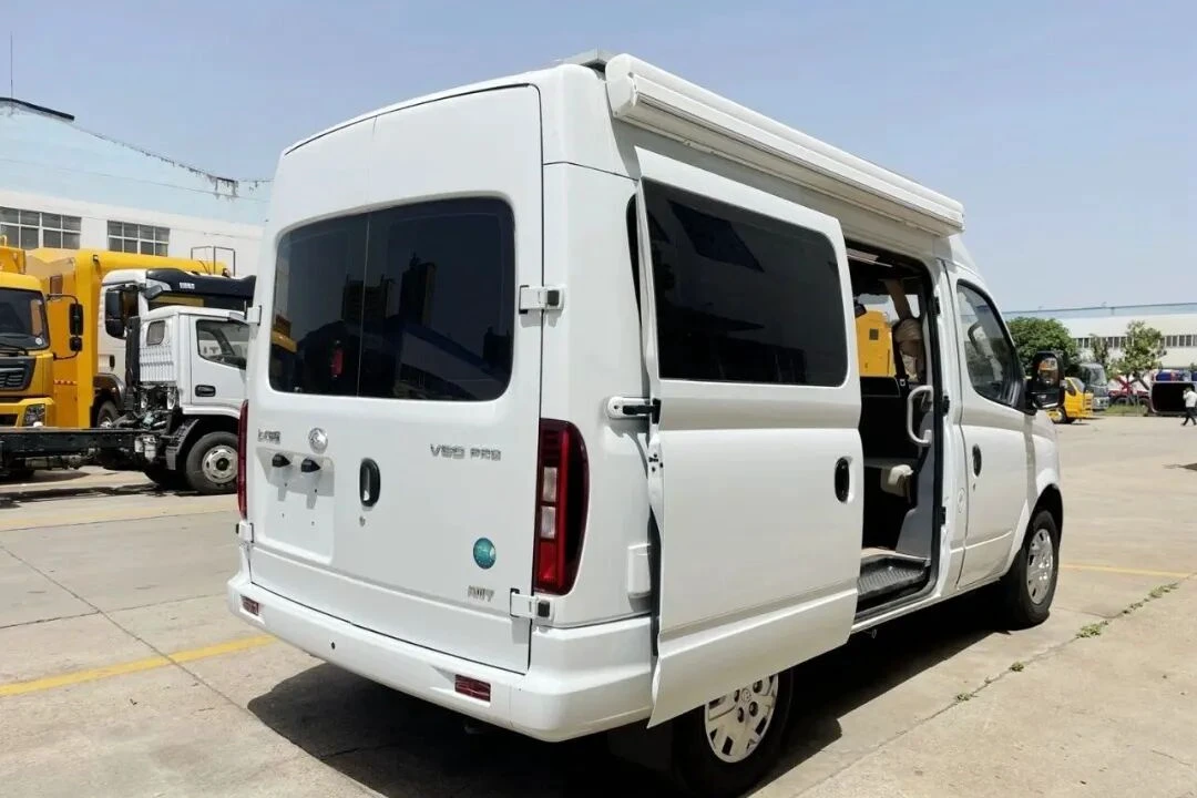 Caravana de camping de techo medio de SAIC Maxus V80 de eje corto