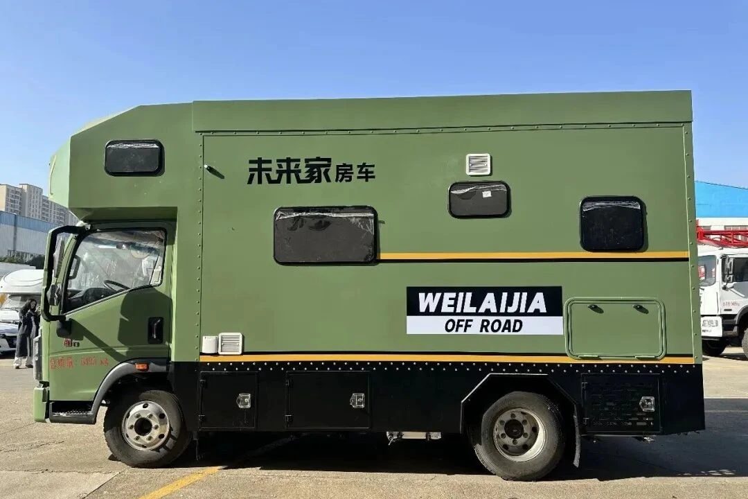 Venta directa de RVs por fábrica de Chengli con modelo de techo elevado Sinotruk Haowo